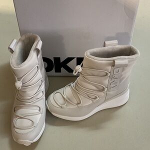 DKNY Women's Cream Winter Boots